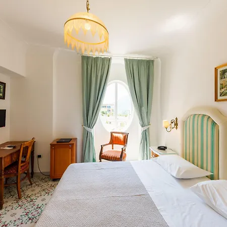 Ξενοδοχείο Giordano 4*